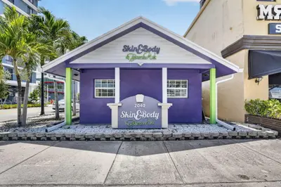 2040 Polk Street, Hollywood – Single Family Residence for sale