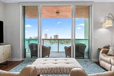 2640 Lake Shore Drive 908, Riviera Beach – sold