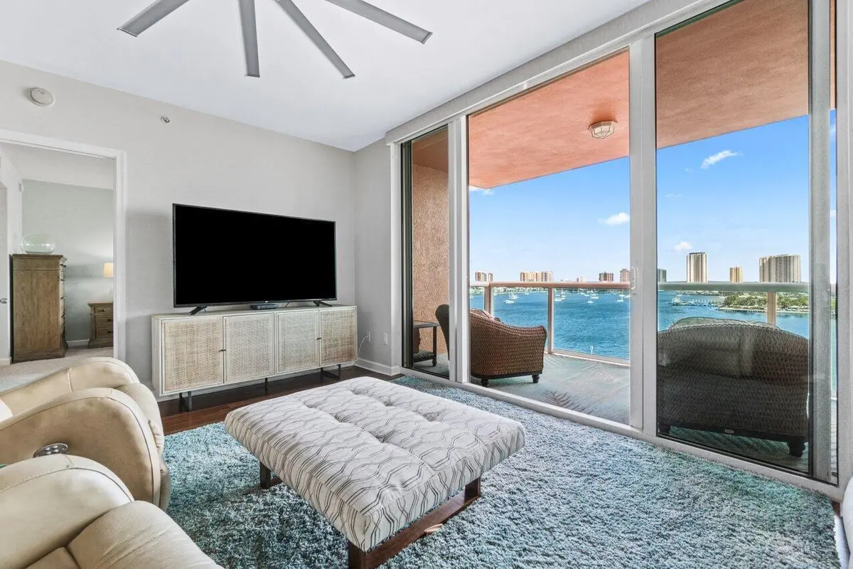 Great open space at 2640 Lake Shore Drive 908, Riviera Beach