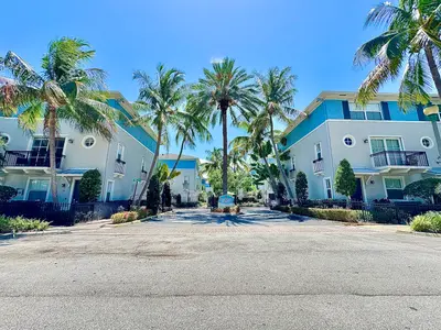 326 NW 1st Street, Delray Beach – Townhouse for sale