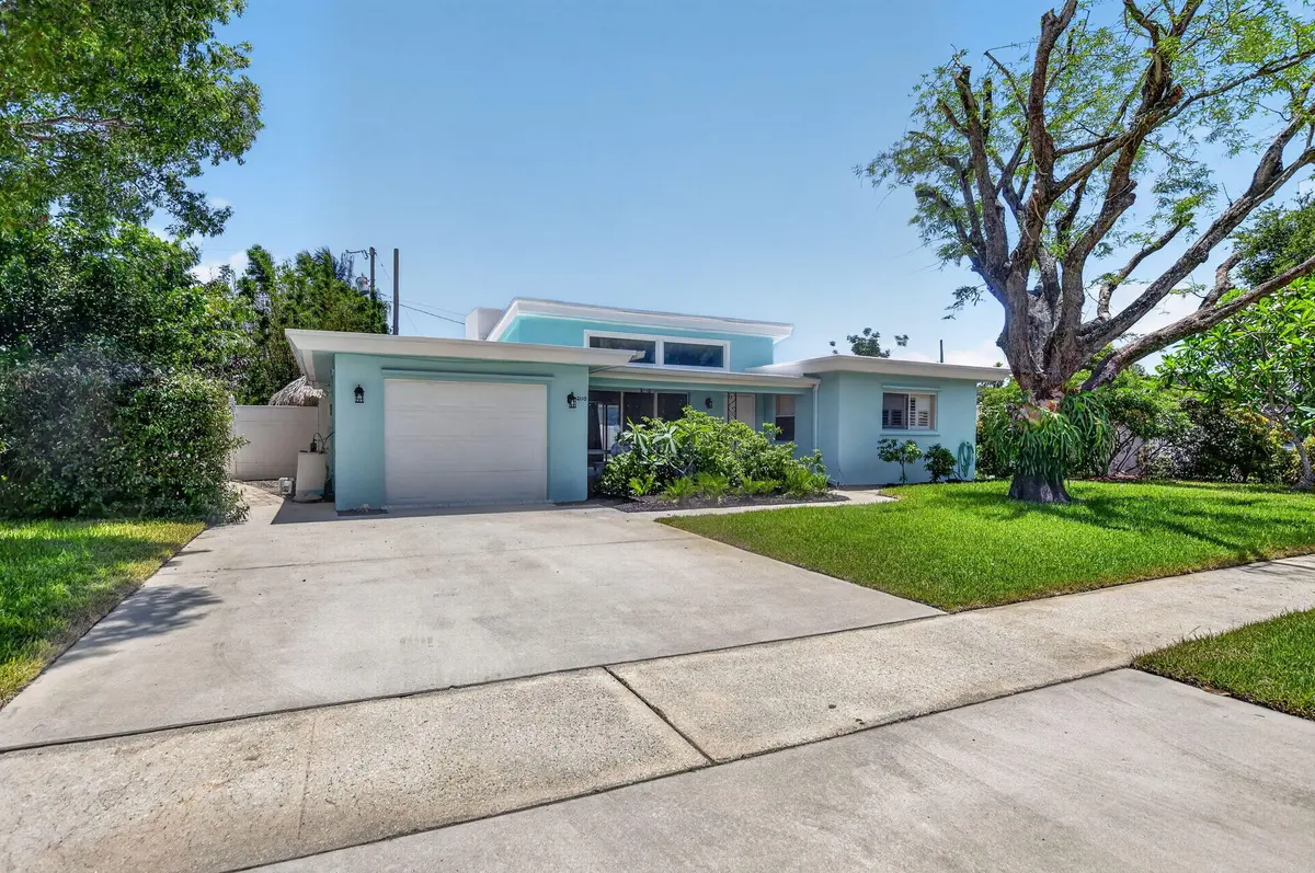 3-web-or-mls-DSC_8223 at 2110 NE 4th Avenue, Boca Raton