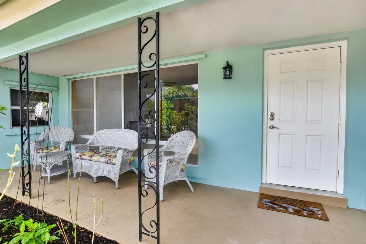 5-web-or-mls-DSC_8233 at 2110 NE 4th Avenue, Boca Raton