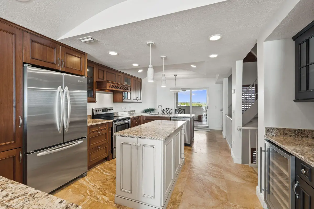 54-web-or-mls-DSC05552 at 4651 NE Ocean Boulevard B-29, Jensen Beach