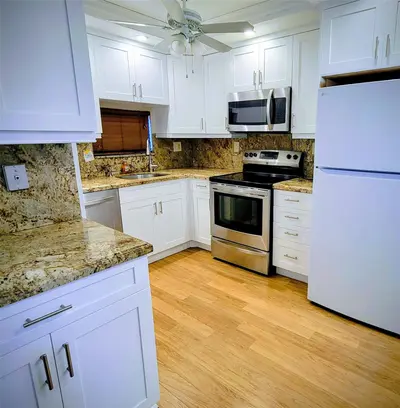 9411 N Hollybrook Lake Drive 209, Pembroke Pines – Condominium for rent