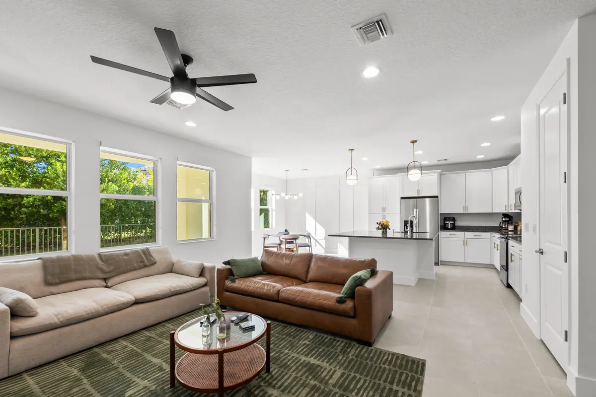 Living Space 1 at 16330 Oakview Drive, Westlake