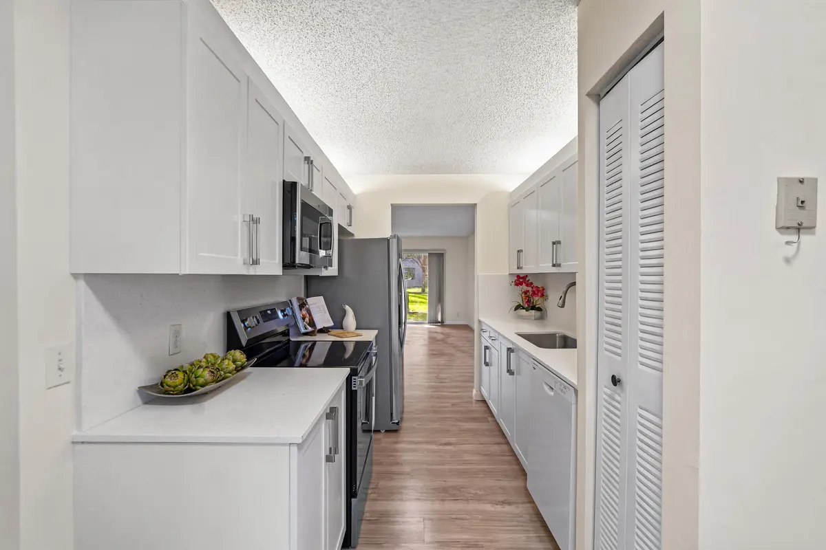 New Kitchen at 1251 SW 125th Avenue 105t, Pembroke Pines