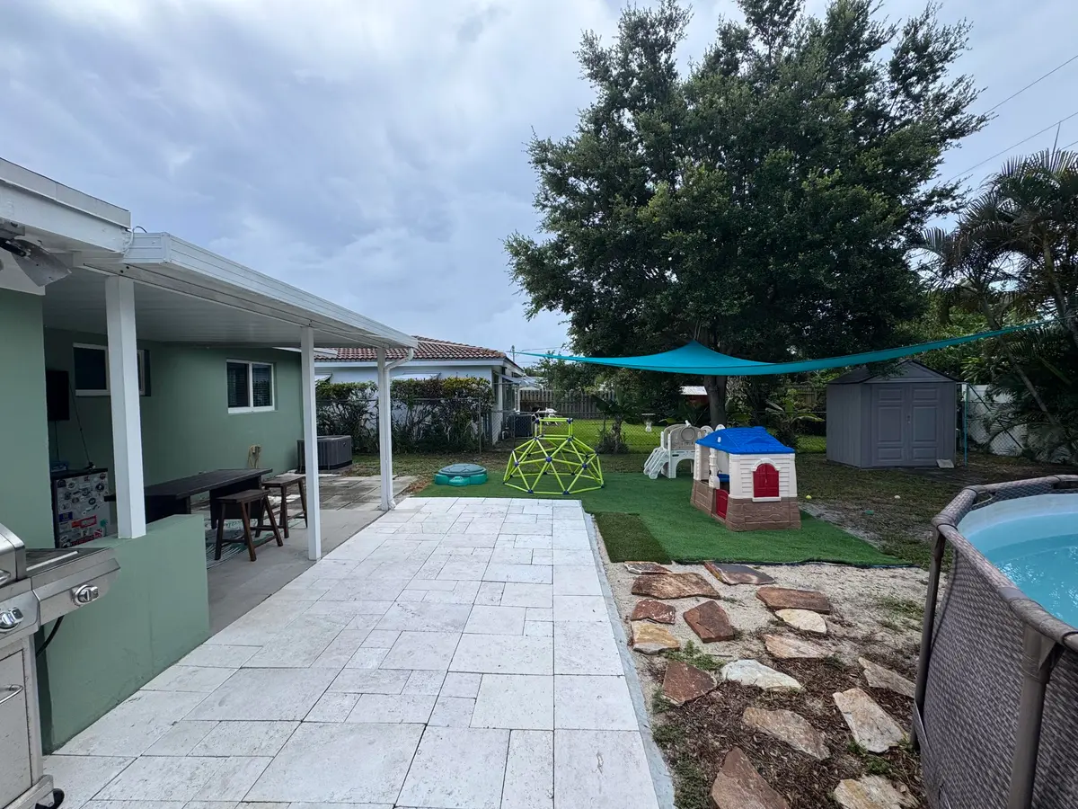 Backyard at 60 NE 46th Street, Oakland Park