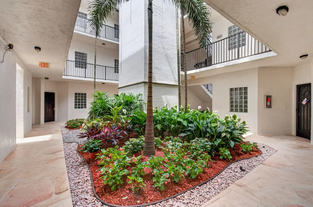 7-web-or-mls-032_DSC_4186 at 5133 Brisata Circle B, Boynton Beach