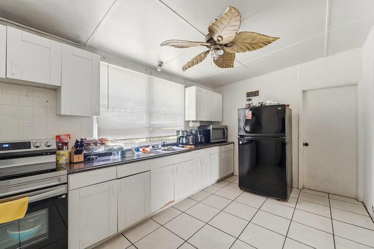 06_kitchen at 4440 NE 14th Avenue, Pompano Beach