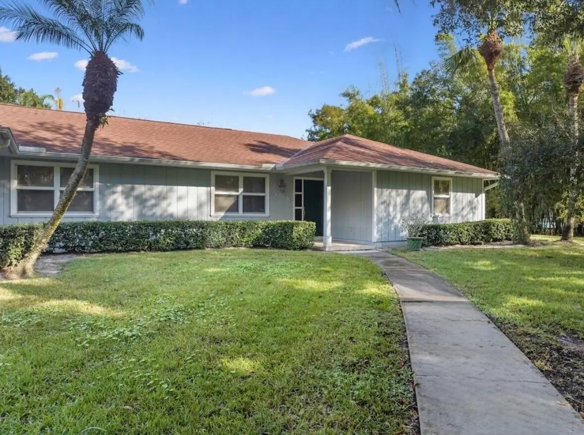Front walk way at 4790 16th Street, Vero Beach