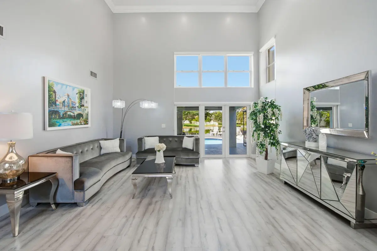 4-web-or-mls-BEC05379 at 14040 Richwood Place, Davie