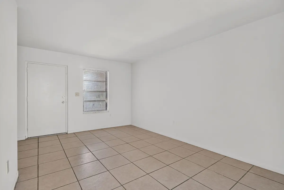 25-web-or-mls-2141-1086 at 2141 NE 42nd Street 112, Lighthouse Point