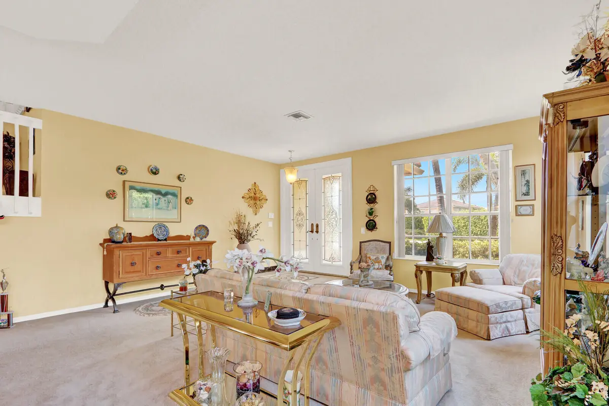 Living at 15861 Lisbon Court, Wellington