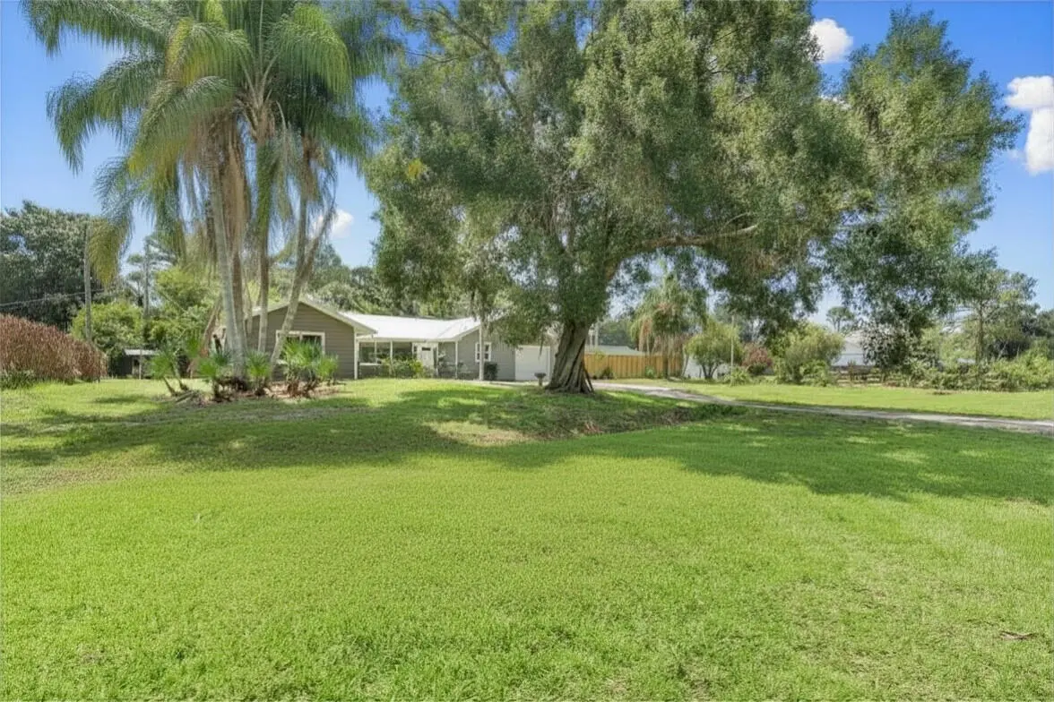 long exterior front at 202 Laidback Way, Fort Pierce
