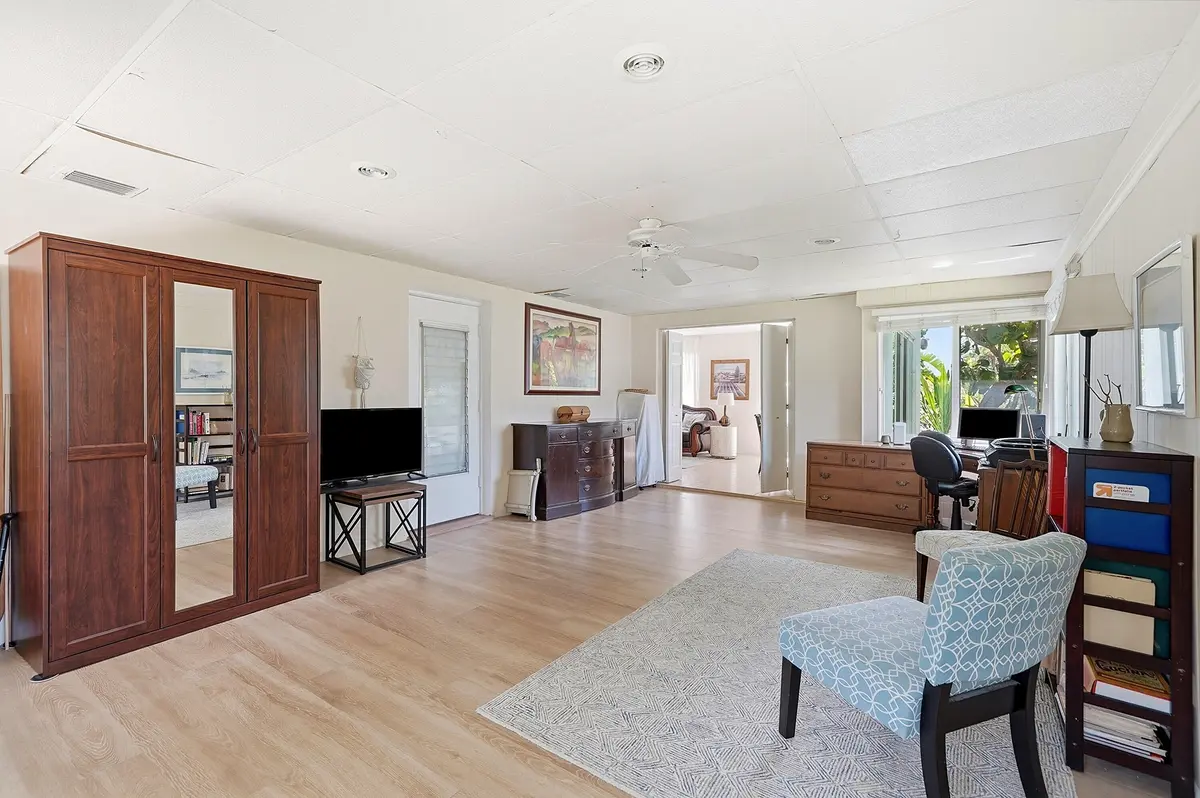 07_family room at 2417 NW 7th Avenue, Wilton Manors