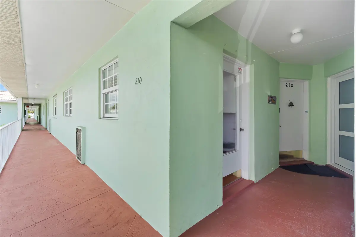 03-117 Lehane TErr #210 NPB, FL-100 at 117 Lehane Terrace 210, North Palm Beach