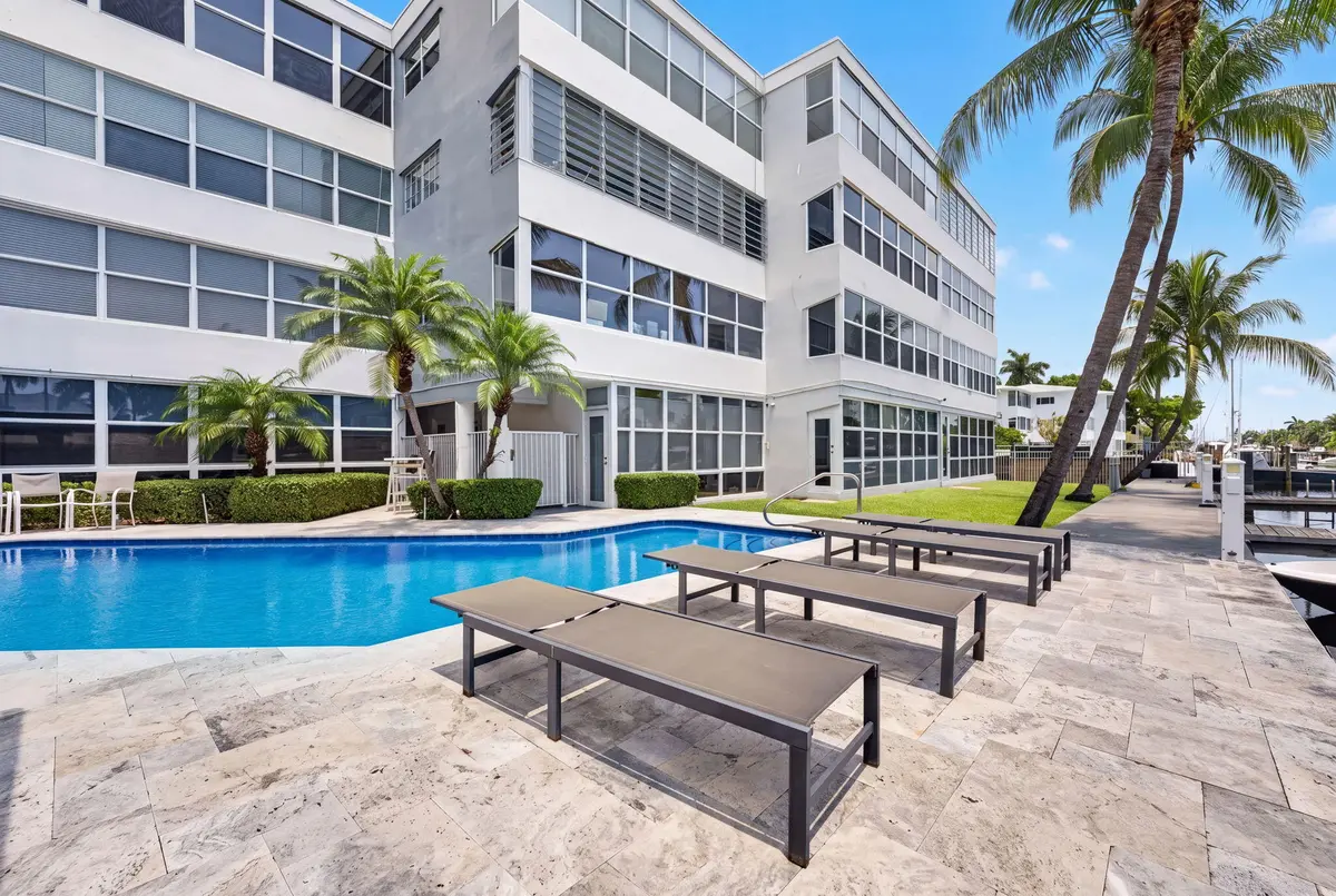 23-web-or-mls-Custom_Exterior_DSC07883_h at 40 Isle Of Venice Drive 3, Fort Lauderdale