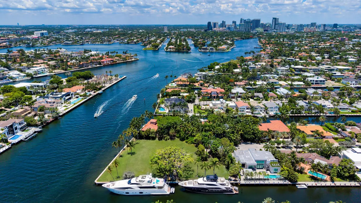 1000 Riviera Dr Aerial 4l at 1000 Riviera Isle Drive, Fort Lauderdale