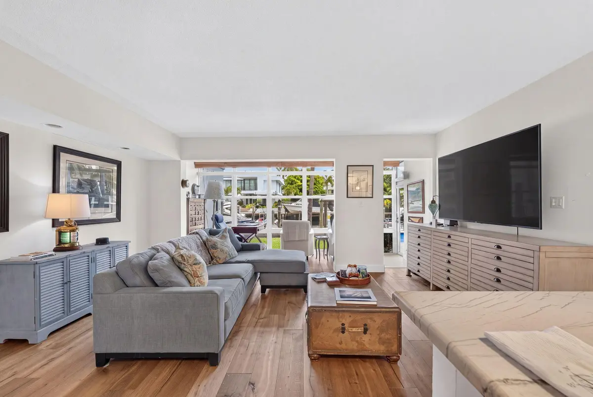8-web-or-mls-The_Crystal_Effect_DSC07990 at 40 Isle Of Venice Drive 3, Fort Lauderdale