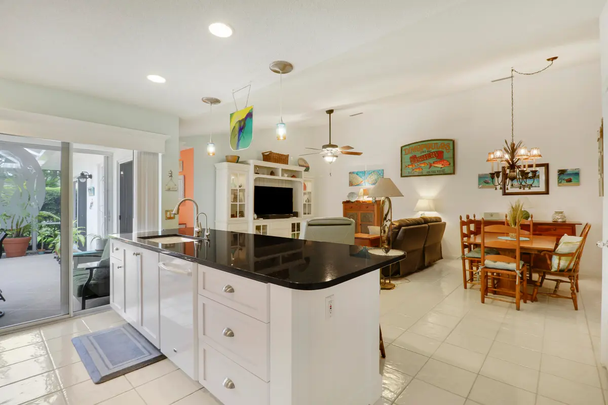 Kitchen at 10301 Chapman Oak Court, Palm Beach Gardens