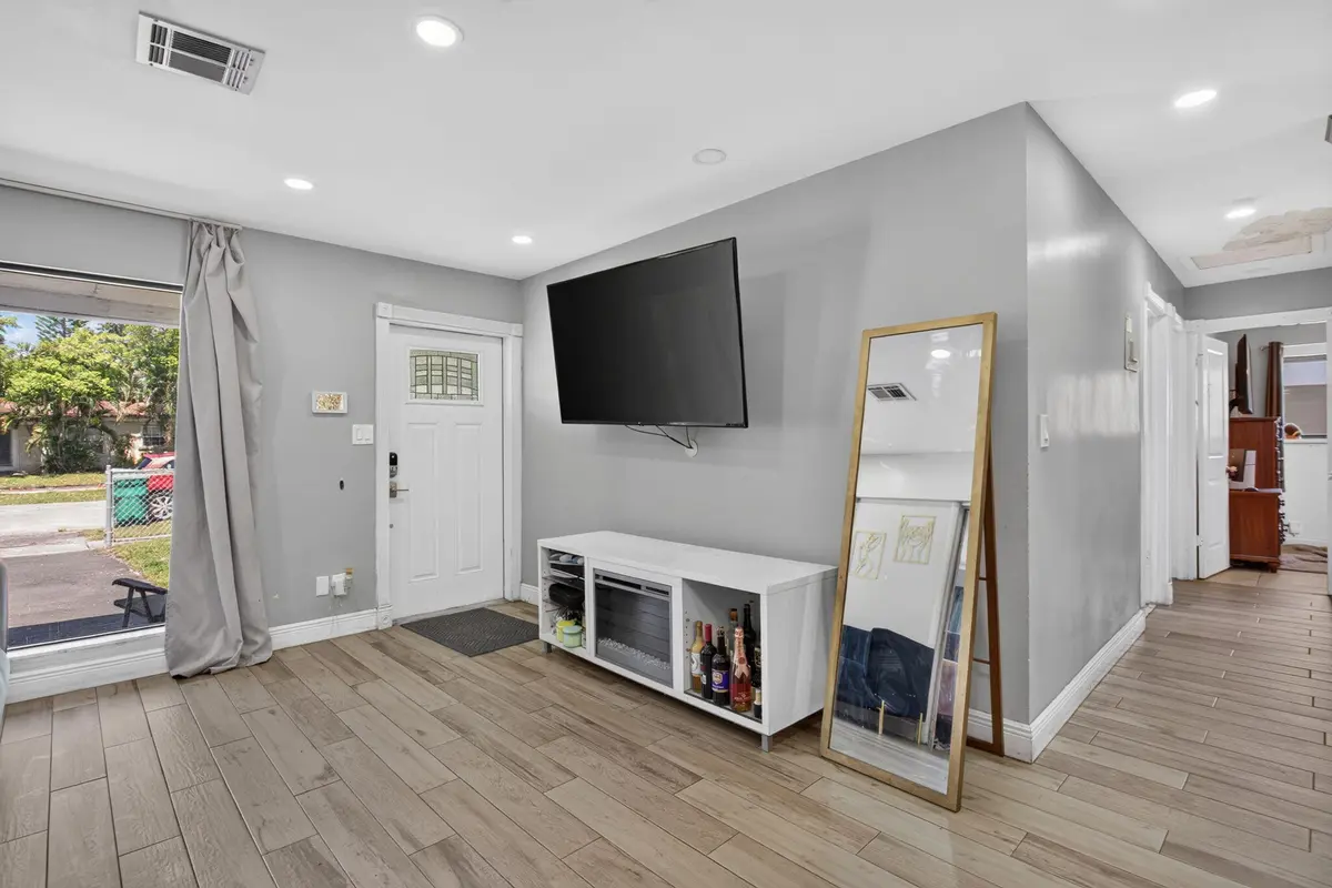 11-web-or-mls-1871-9835 at 1871 NW 33rd Avenue, Lauderhill