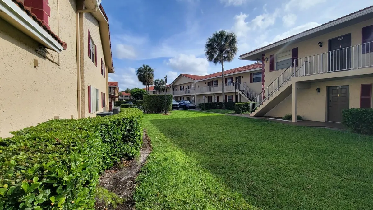 HV3 at 3766 N University Drive M-8, Coral Springs