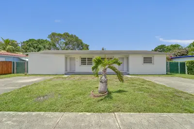 5830 Garfield Street, Hollywood – Duplex for sale
