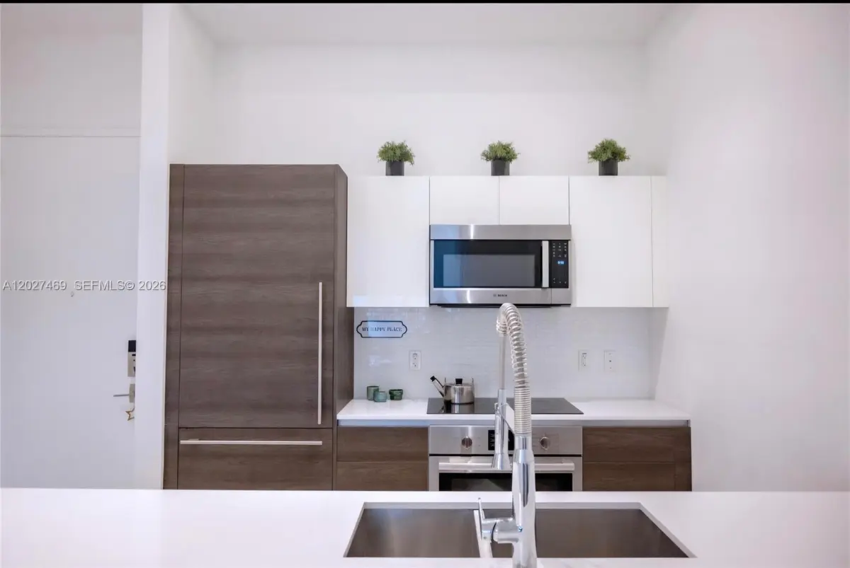 301 Altara Avenue 204, Coral Gables, FL – photo 2