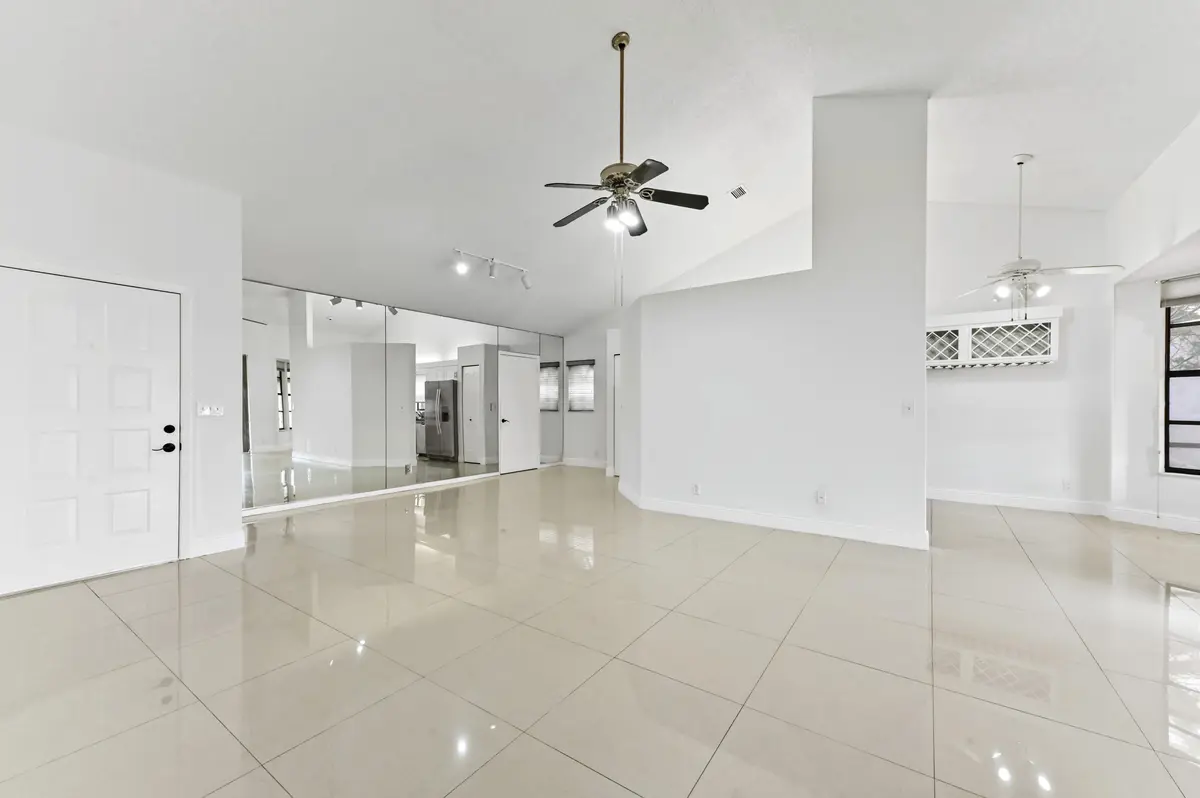 06 living room 02 at 5421 Helene Circle, Boynton Beach