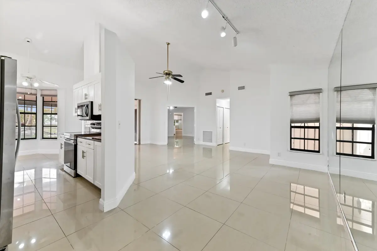 08 living room 04 at 5421 Helene Circle, Boynton Beach