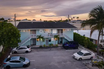 1001 SE 3rd Street, Deerfield Beach – Quadruplex for sale