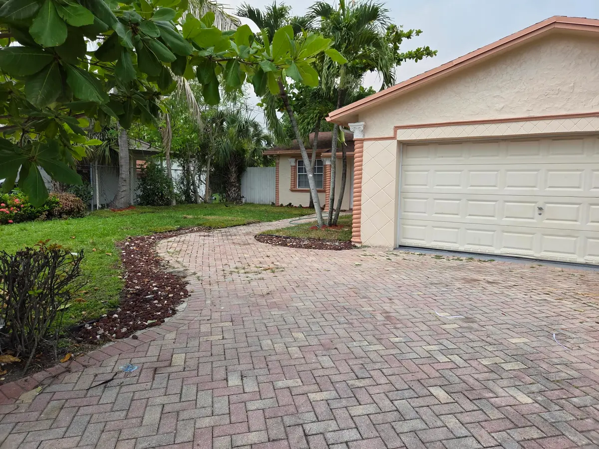 7601 Kimberly Boulevard, North Lauderdale, FL – photo 3