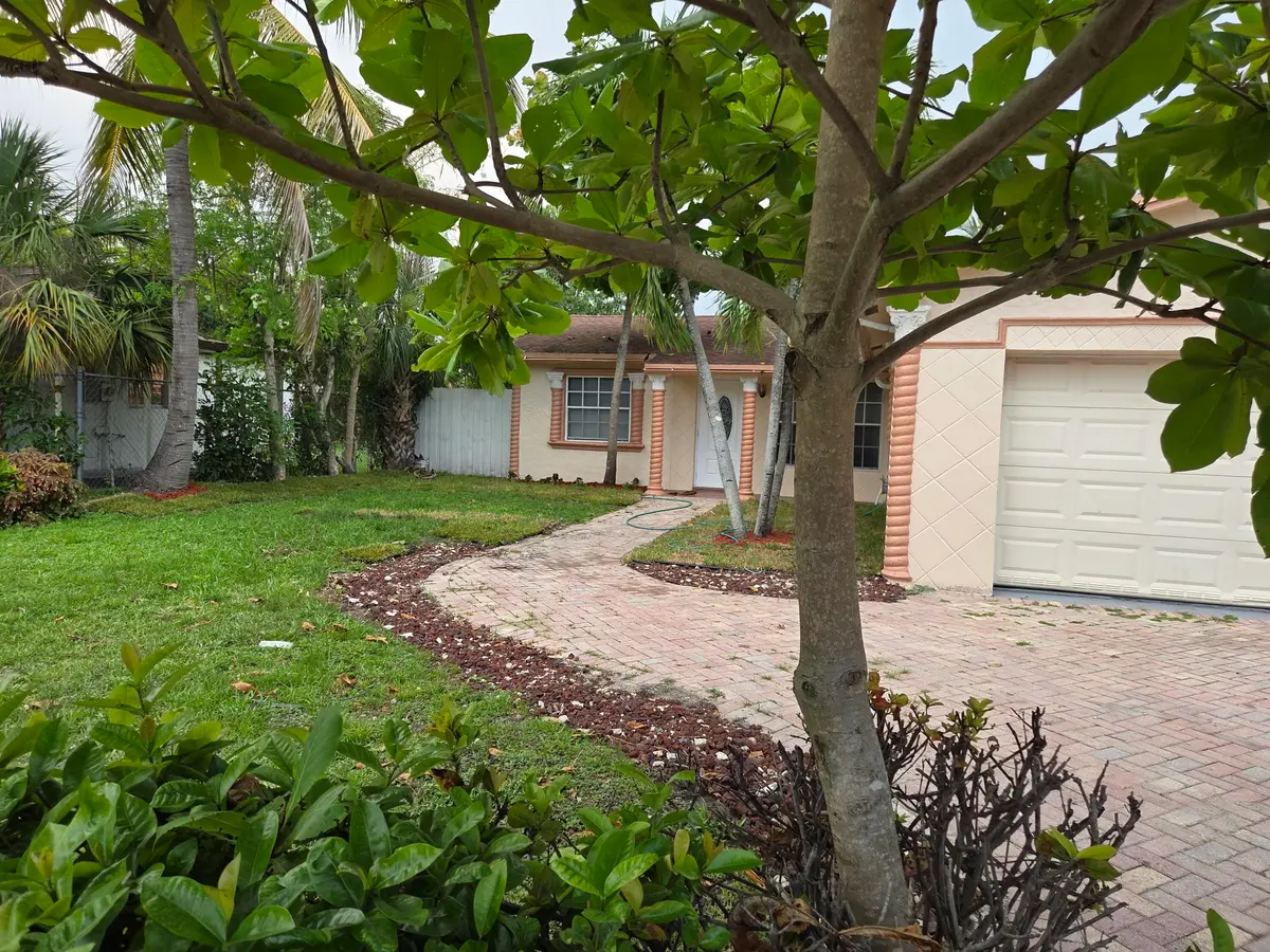 7601 Kimberly Boulevard, North Lauderdale, FL – photo 4