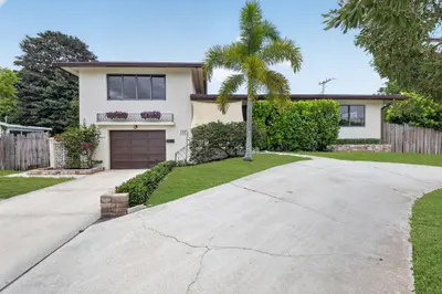 424 NW 12th Avenue, Boca Raton – sold