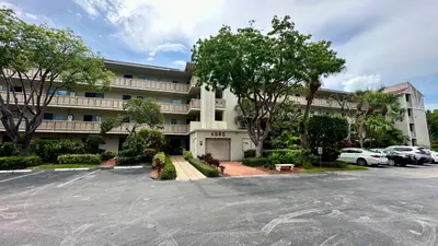 6585 Kensington Lane Apt 207, Delray Beach – sold