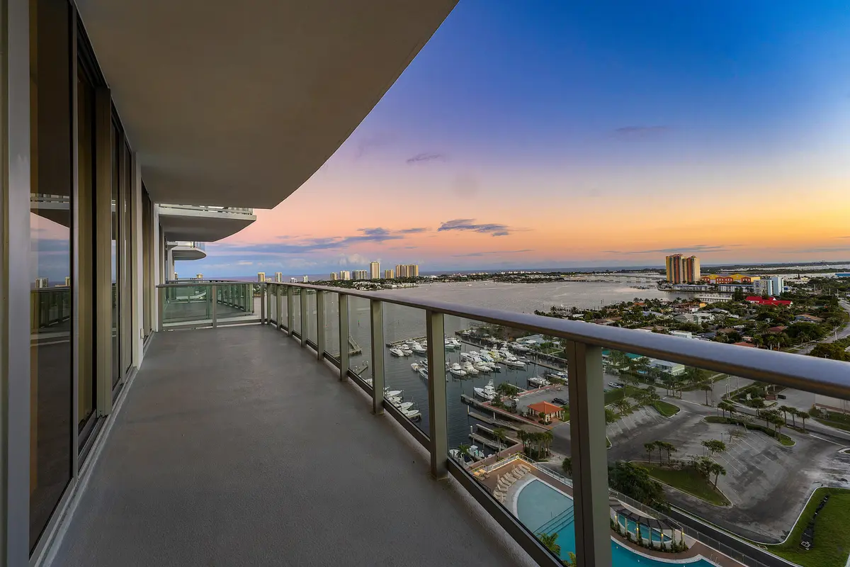 TERRACE TWILIGHT EAST 2 at 220 Lake Shore Drive 1911, Lake Park