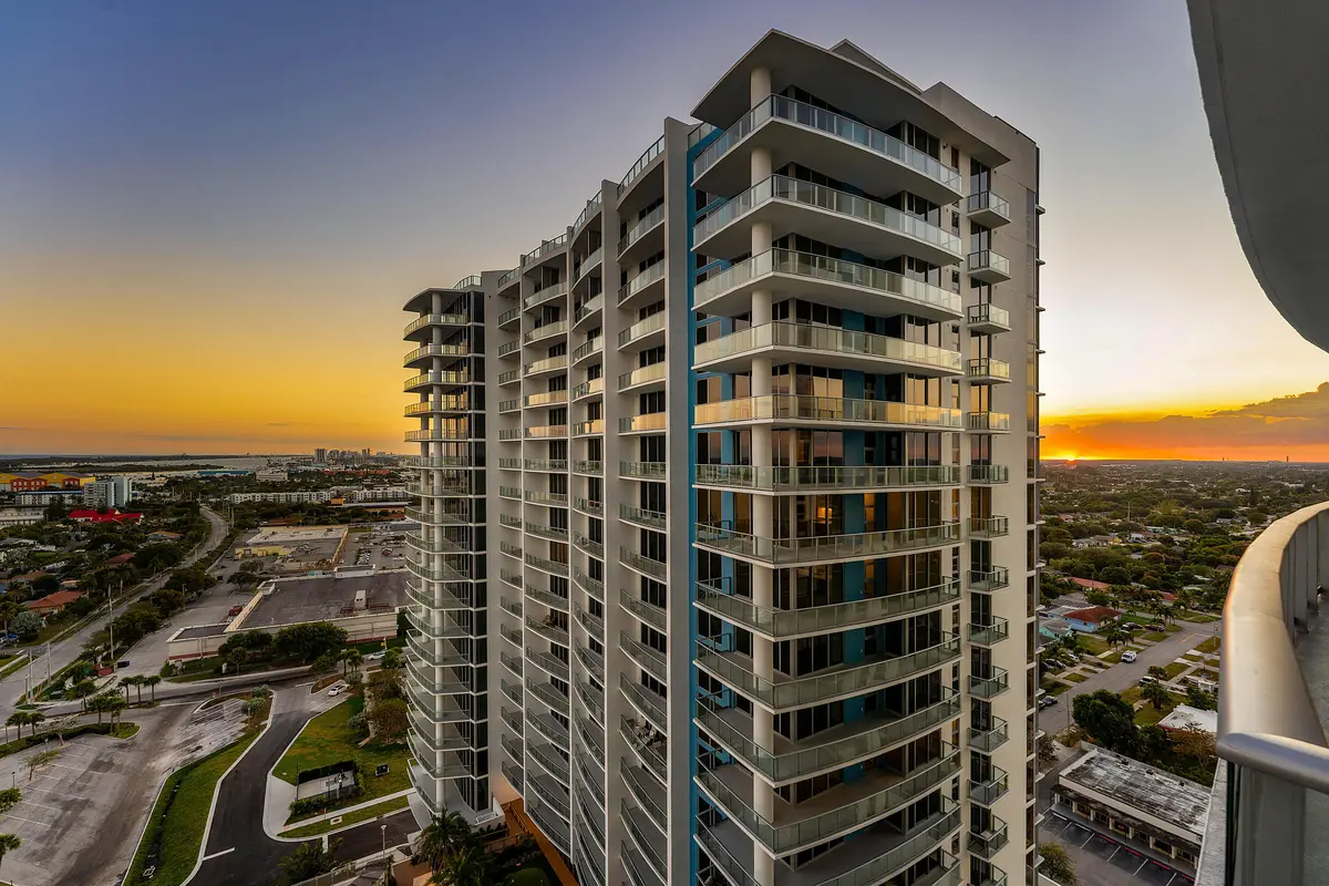 WEST VIEW SOUTH TOWER TWILIGHT at 220 Lake Shore Drive 1911, Lake Park