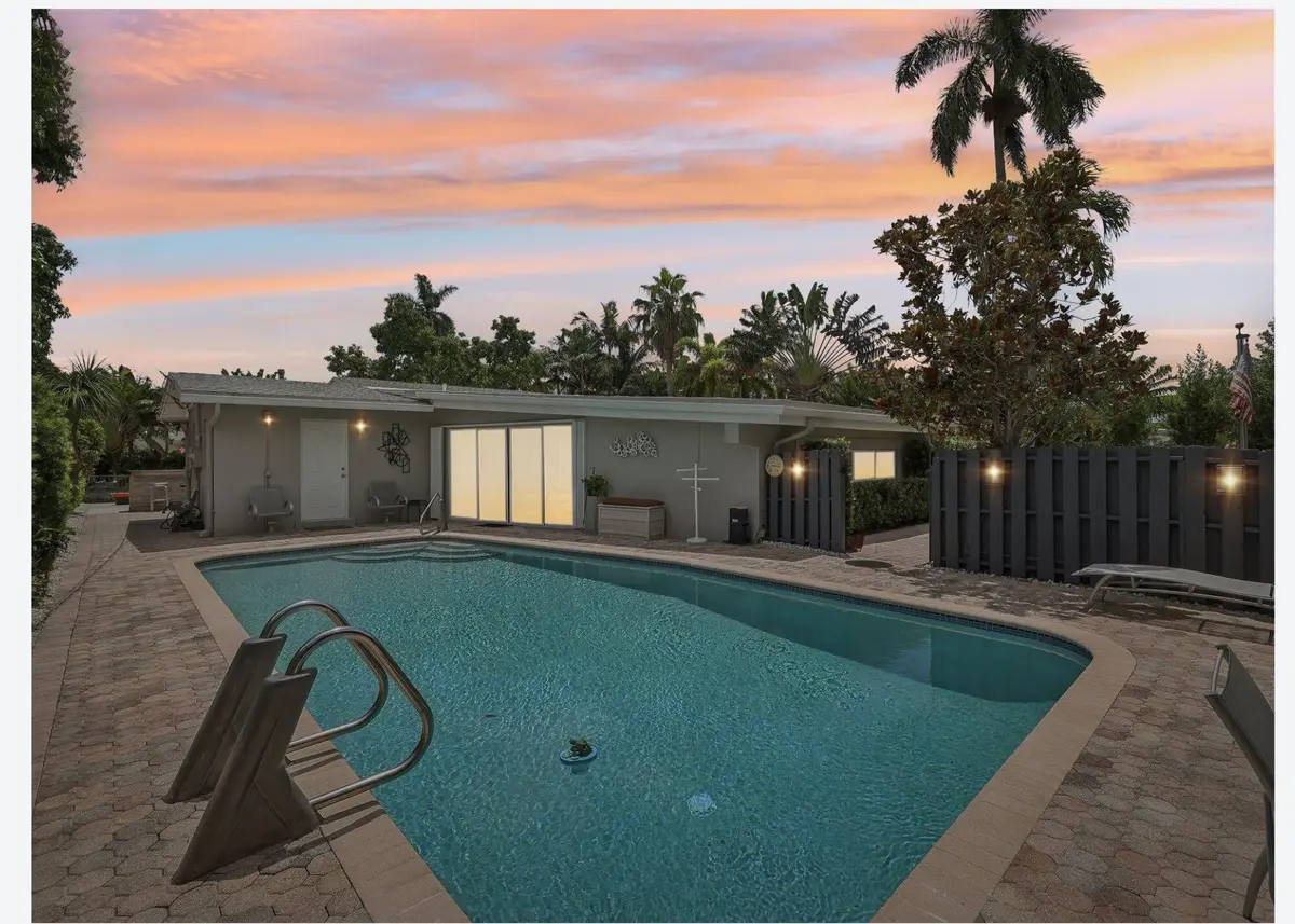 pool sunset at 3044 NE 15th Terrace, Oakland Park