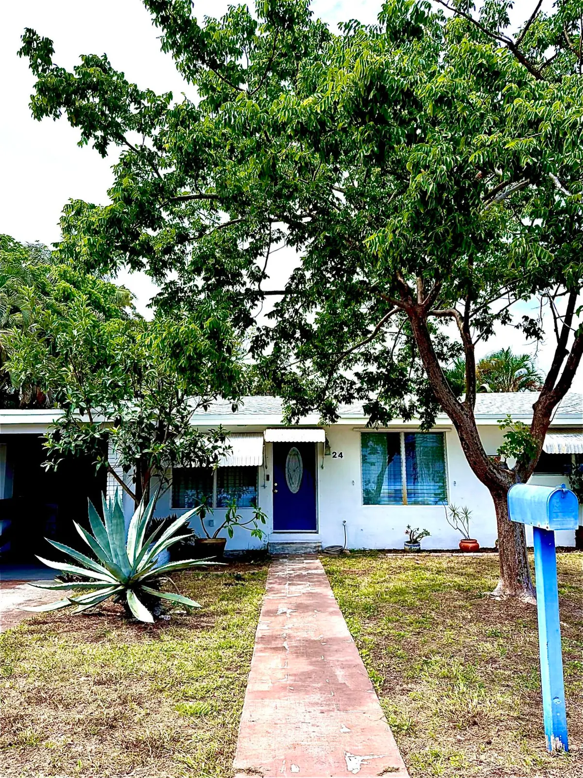 01_beyc6a402a9f8fb48 at 24 SW 12th Street, Dania Beach