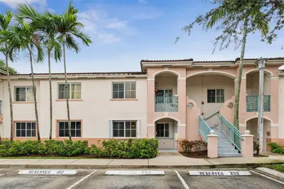 2173 NW 78th Avenue, Pembroke Pines – Condominium for rent
