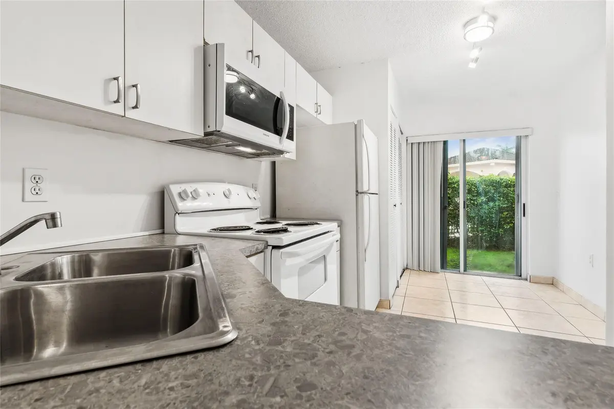 Photo 4 at 2173 NW 78th Avenue, Pembroke Pines