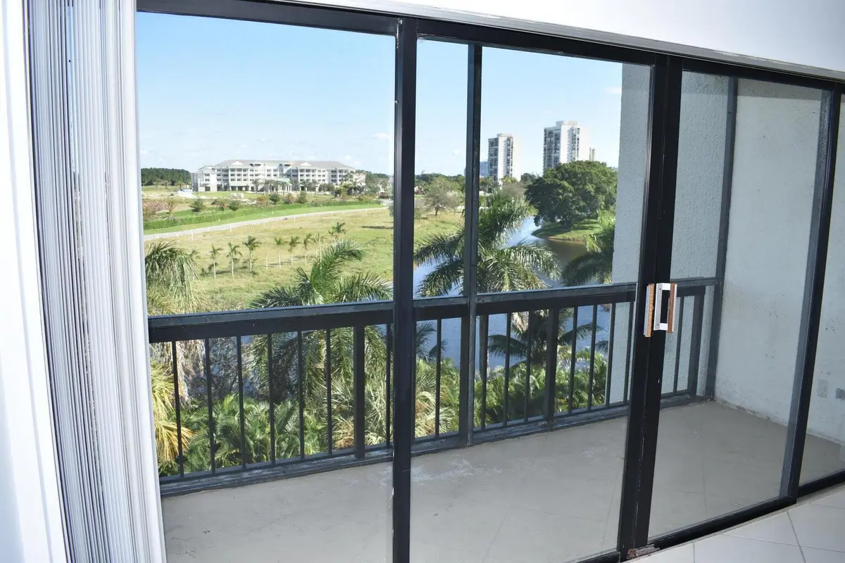 LOP 8 at 3000 Presidential Way 503, West Palm Beach