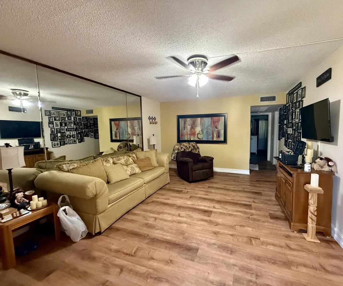 Living Area at 85 Canterbury D, West Palm Beach