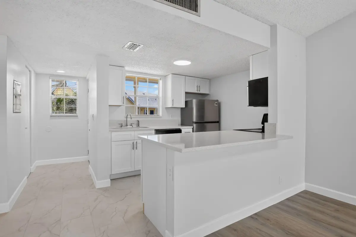 kitchen at 6323 La Costa Drive M, Boca Raton