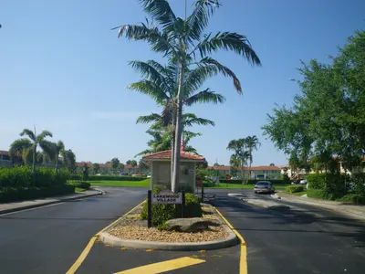 902 Twin Lakes Drive 8-i, Coral Springs – Condominium for sale