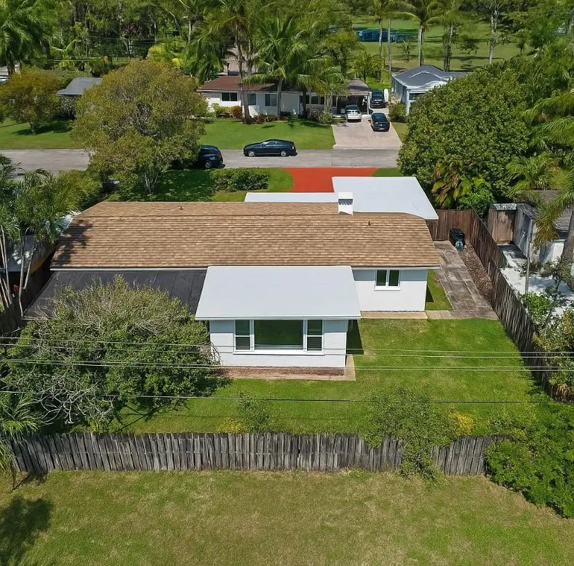 Photo 3 at 570 SE 2nd Avenue, Pompano Beach