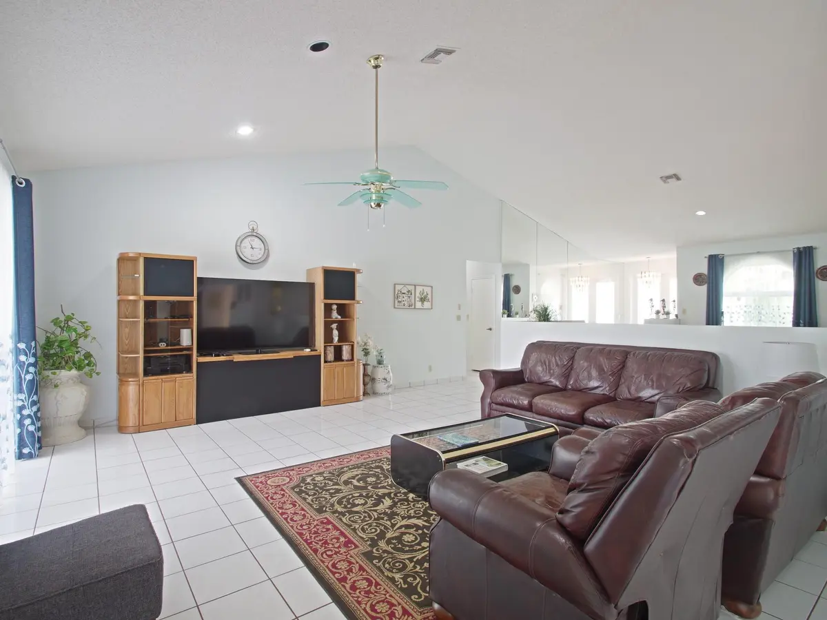 009-019-Family Room 2-2048x1536 at 6300 NW 60th Way, Parkland