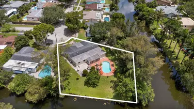 8951 SW 51st Place, Cooper City – sold