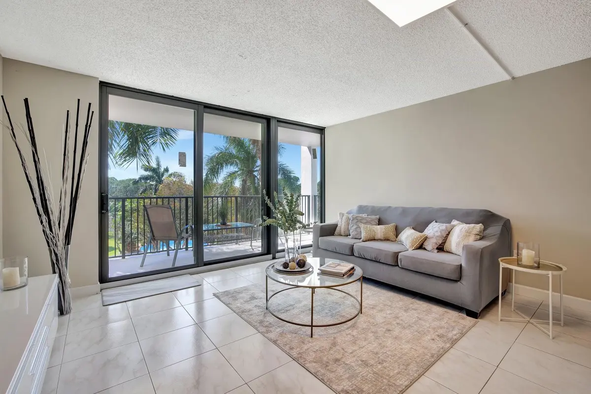 Livingroom at 1101 River Reach Drive 415, Fort Lauderdale