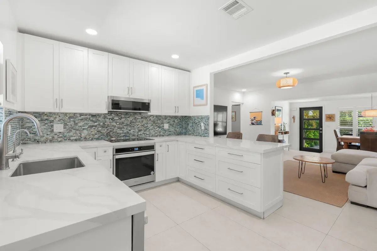 43-web-or-mls-1522 NE 17th Terrace, Fort at 1522 NE 17th Terrace, Fort Lauderdale